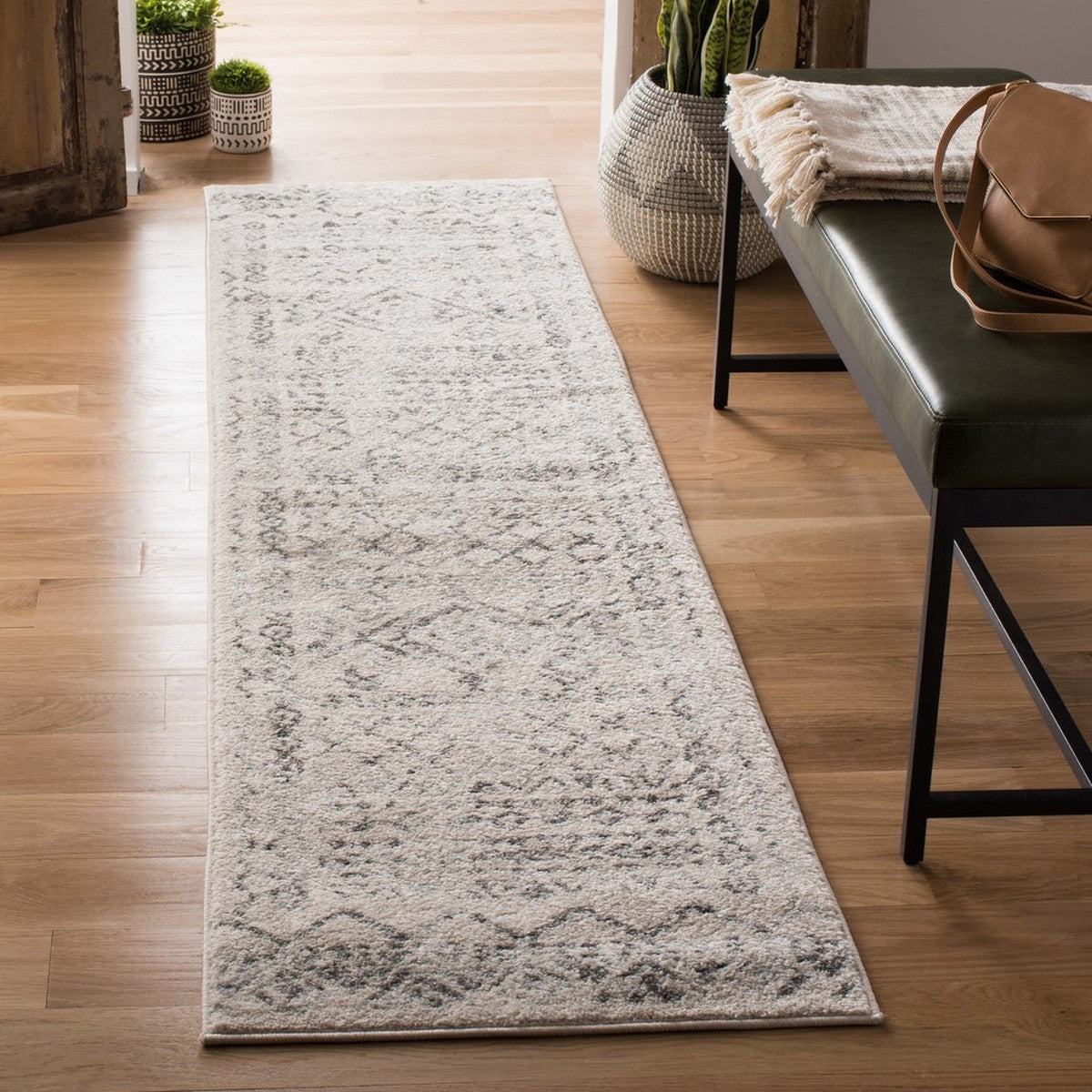 Stylish Tulum Bohemian Power Loomed Rug - 60% Polypropylene & 40% Jute for Any Space