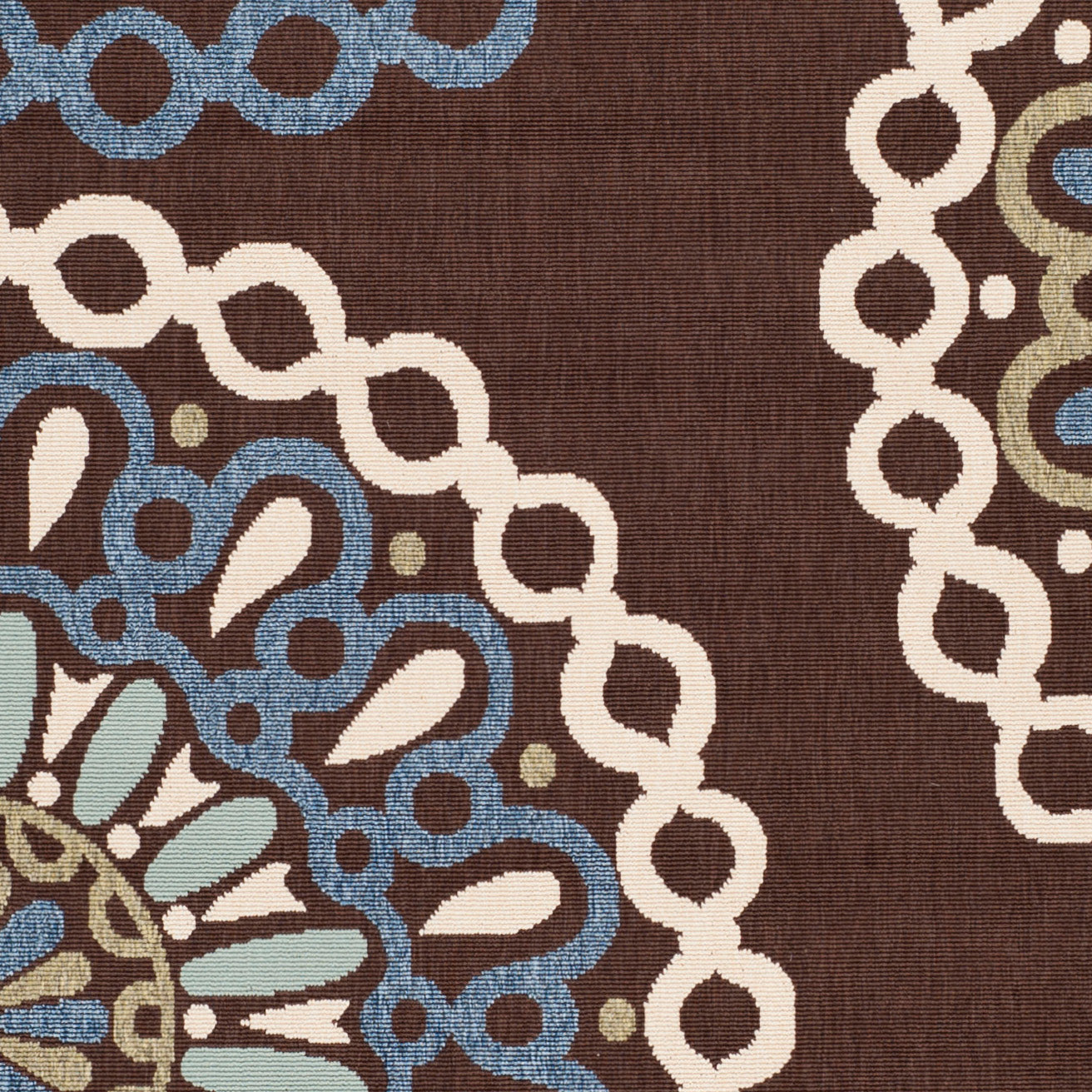 Stylish and Comfortable Power - Loomed Veranda Outdoor Rug Made of Durable Polypropylene