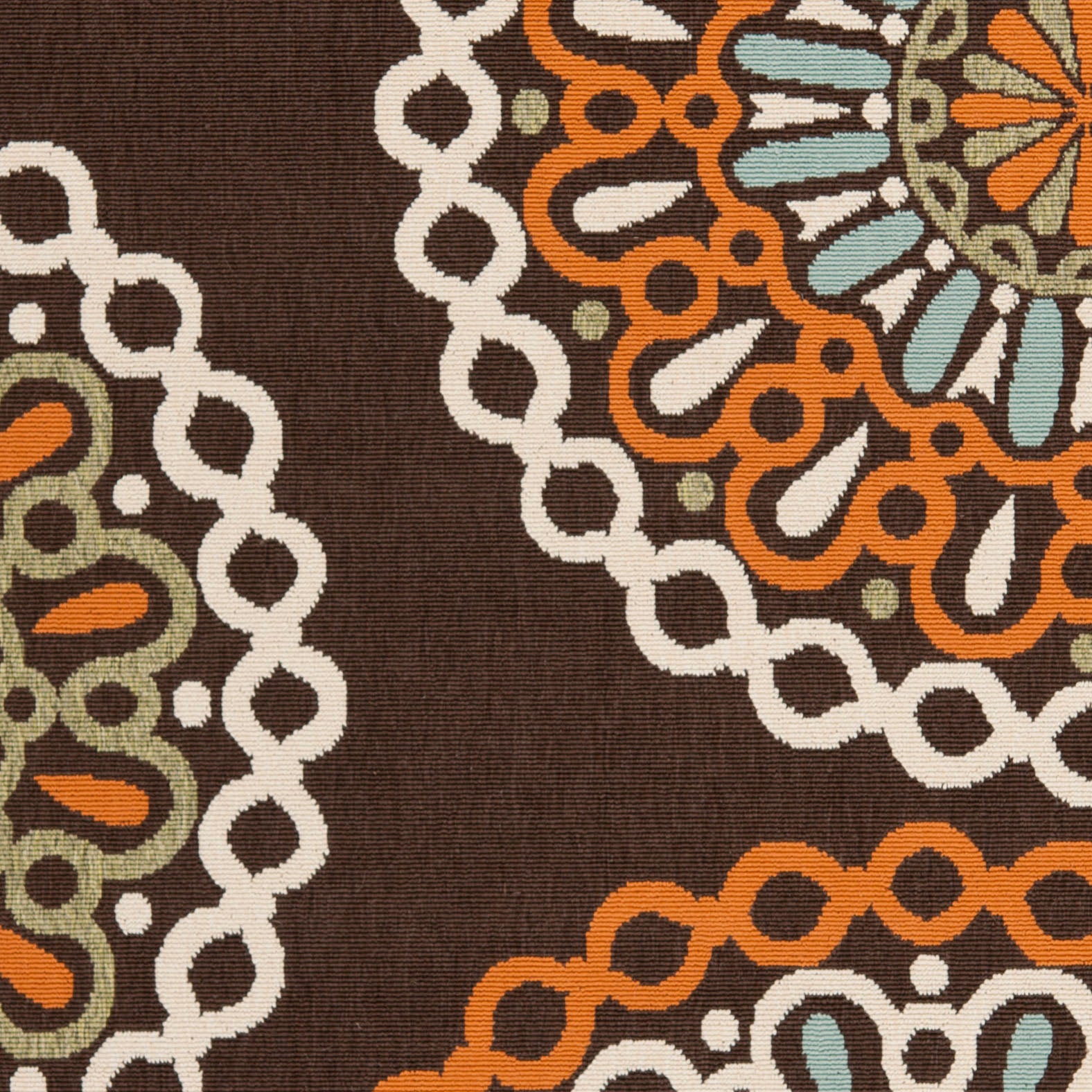 Stylish and Comfortable Power - Loomed Veranda Outdoor Rug Made of Durable Polypropylene