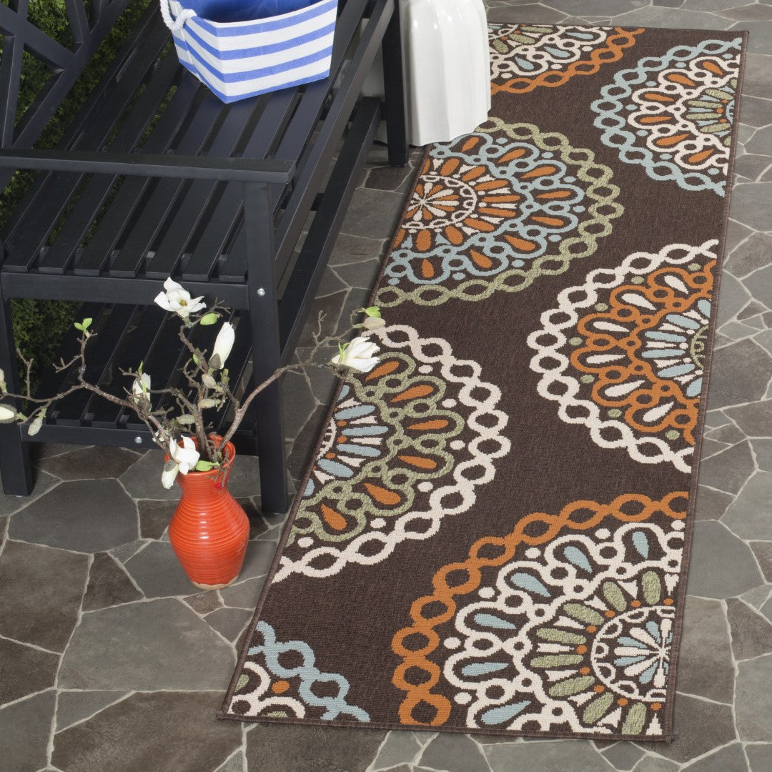 Stylish and Comfortable Power - Loomed Veranda Outdoor Rug Made of Durable Polypropylene