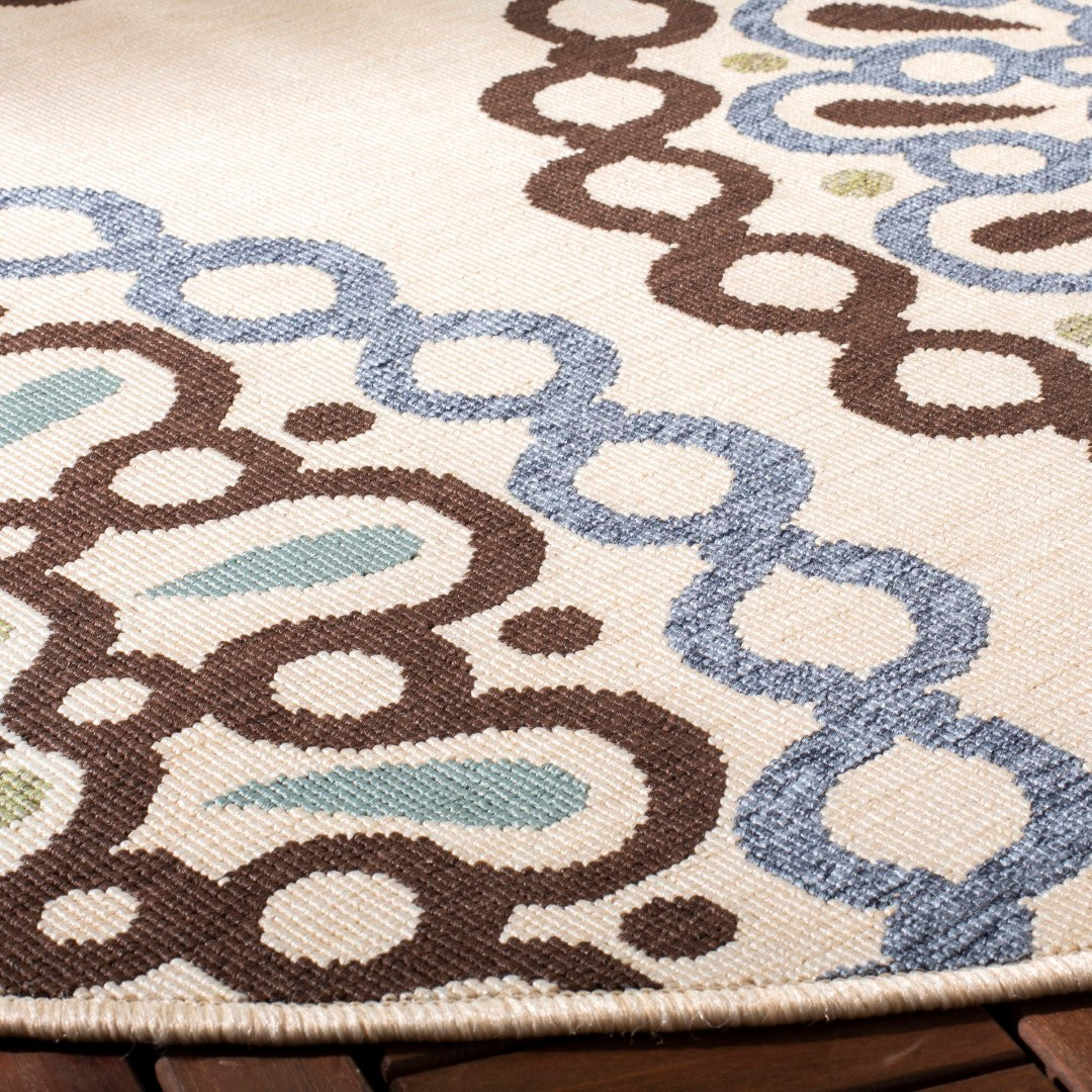 Stylish and Comfortable Power - Loomed Veranda Outdoor Rug Made of Durable Polypropylene