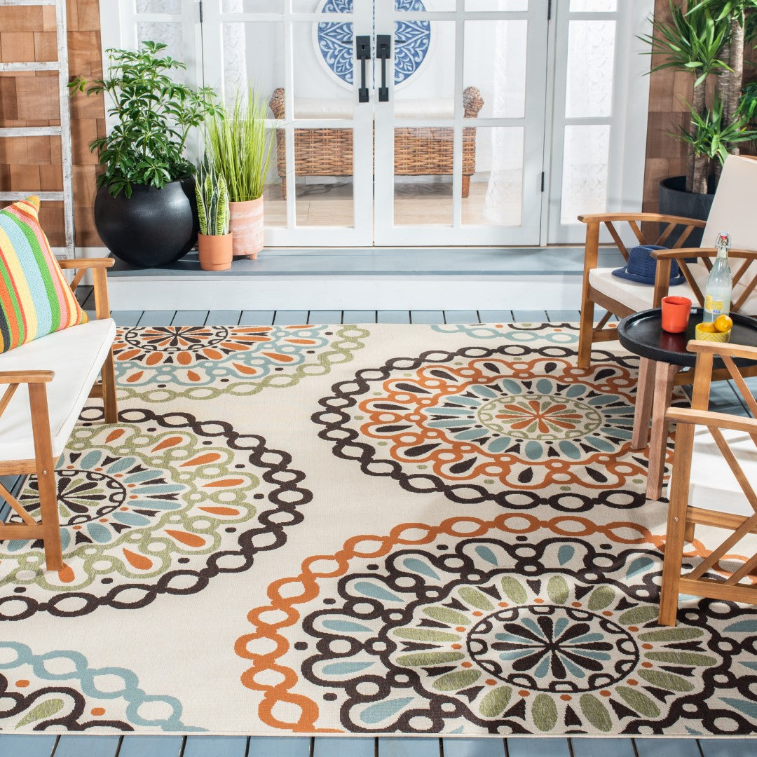 Stylish and Comfortable Power - Loomed Veranda Outdoor Rug Made of Durable Polypropylene