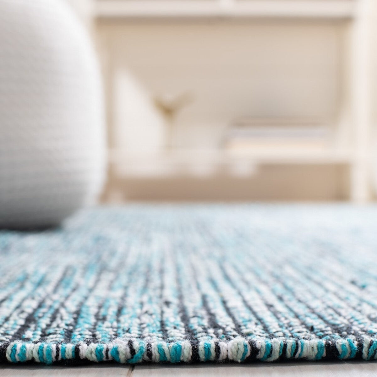 Luxurious Hand - Woven 100% Cotton Rug from India for Any Space