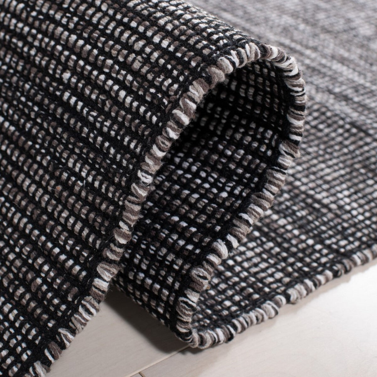 Luxurious Hand - Woven 100% Cotton Rug from India for Any Space