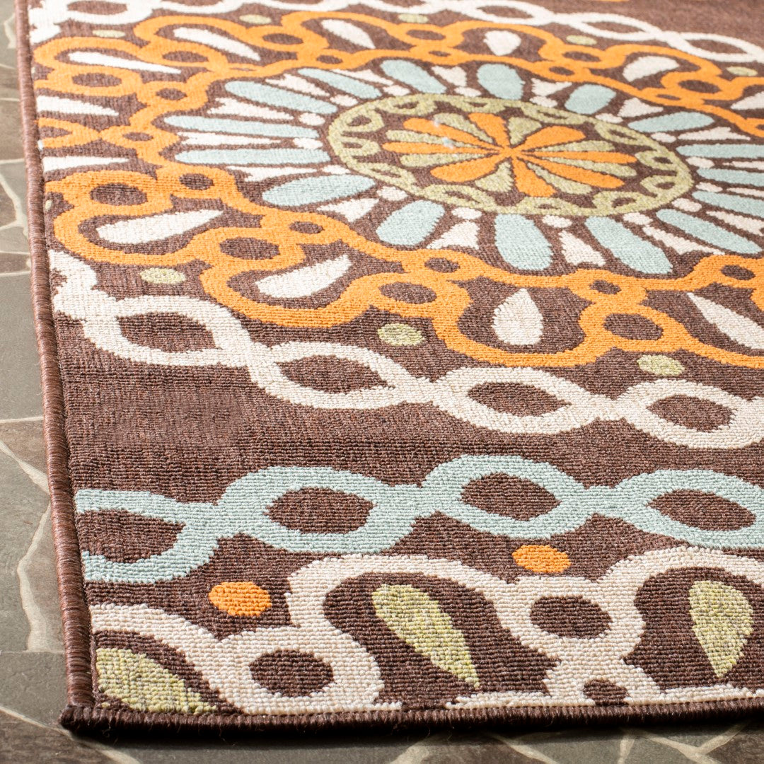 Stylish and Comfortable Power - Loomed Veranda Outdoor Rug Made of Durable Polypropylene