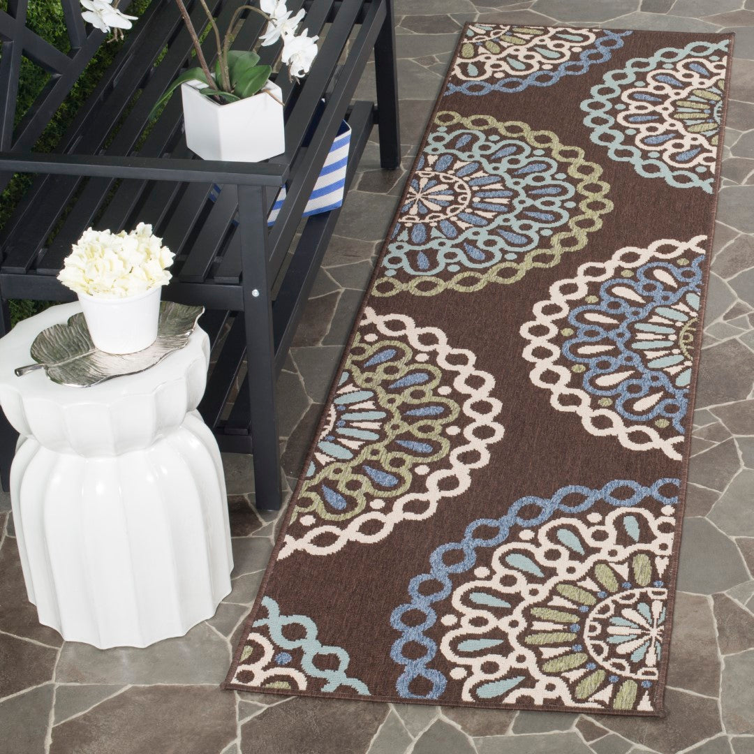 Stylish and Comfortable Power - Loomed Veranda Outdoor Rug Made of Durable Polypropylene
