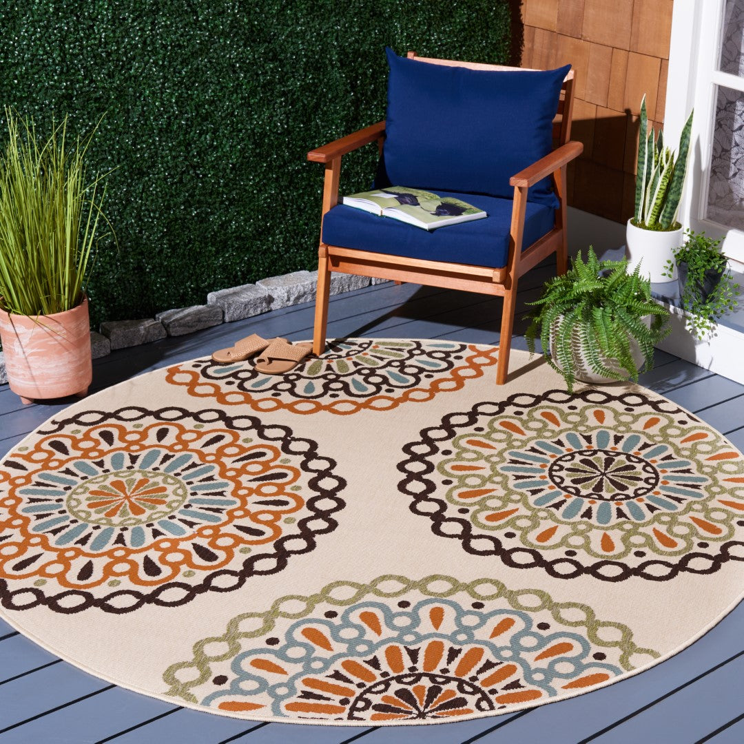 Stylish and Comfortable Power - Loomed Veranda Outdoor Rug Made of Durable Polypropylene