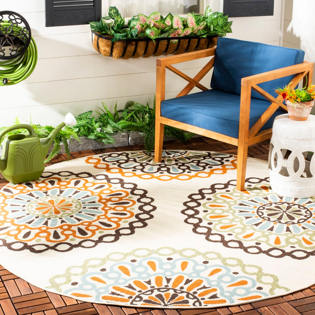 Stylish and Comfortable Power - Loomed Veranda Outdoor Rug Made of Durable Polypropylene
