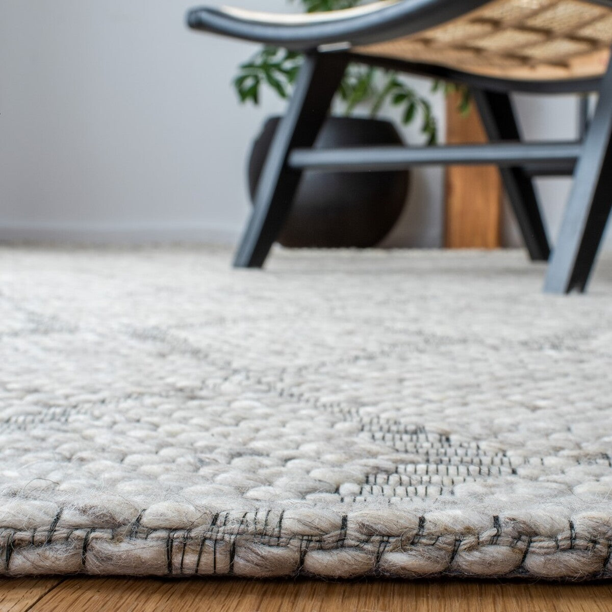 Marbella Modern Power Loomed Luxury Rug - High - Quality 60% Wool Blend for Durable and Stylish Home Decorations