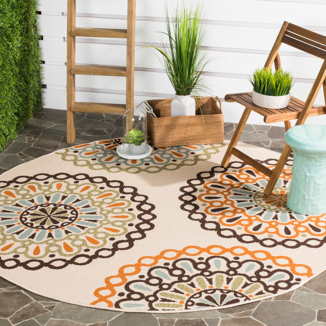 Stylish and Comfortable Power - Loomed Veranda Outdoor Rug Made of Durable Polypropylene