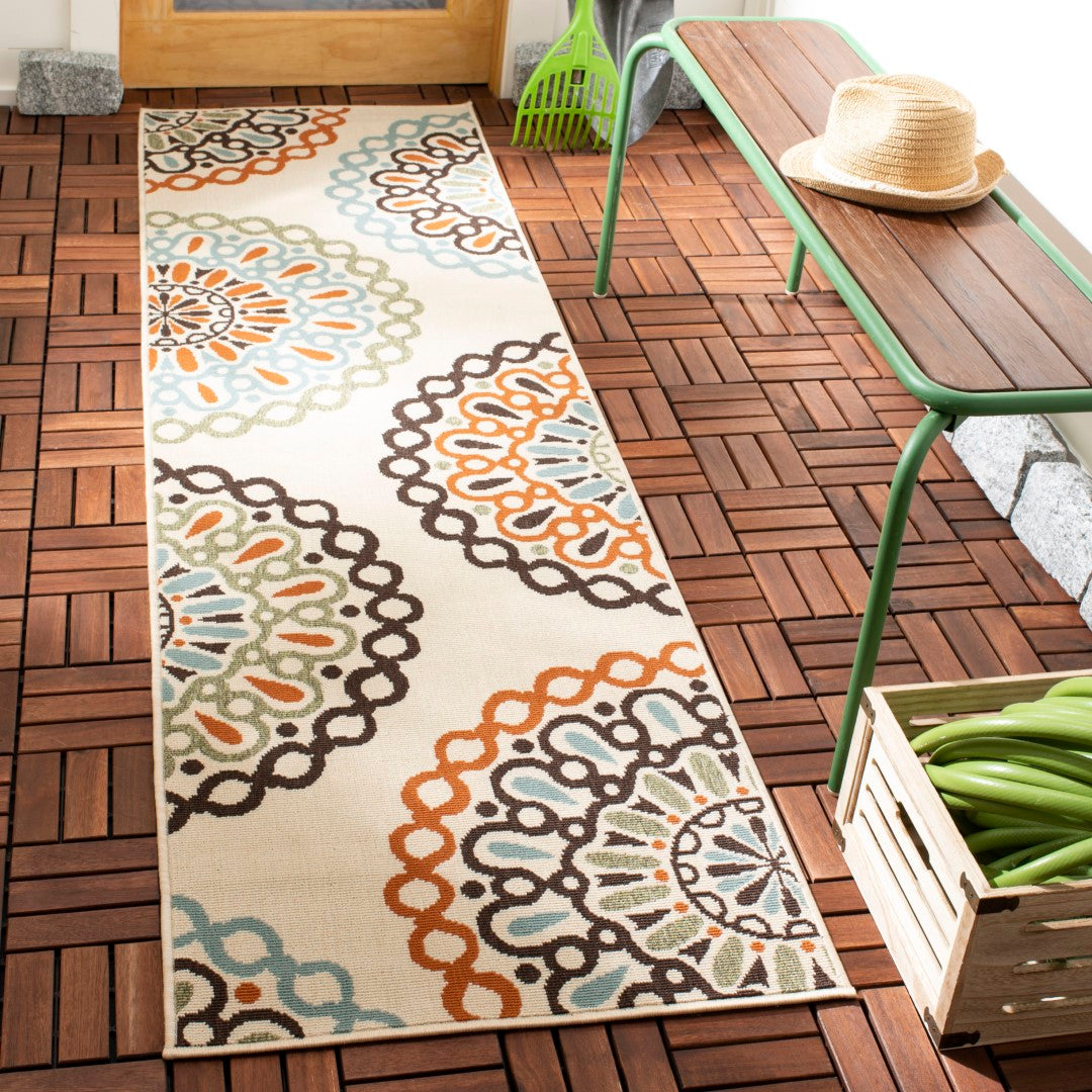 Stylish and Comfortable Power - Loomed Veranda Outdoor Rug Made of Durable Polypropylene