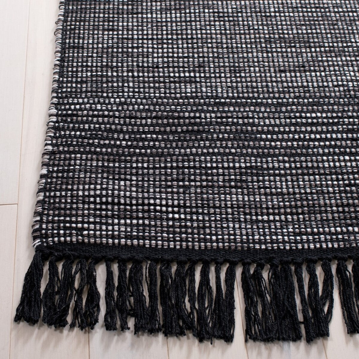 Luxurious Hand - Woven 100% Cotton Rug from India for Any Space