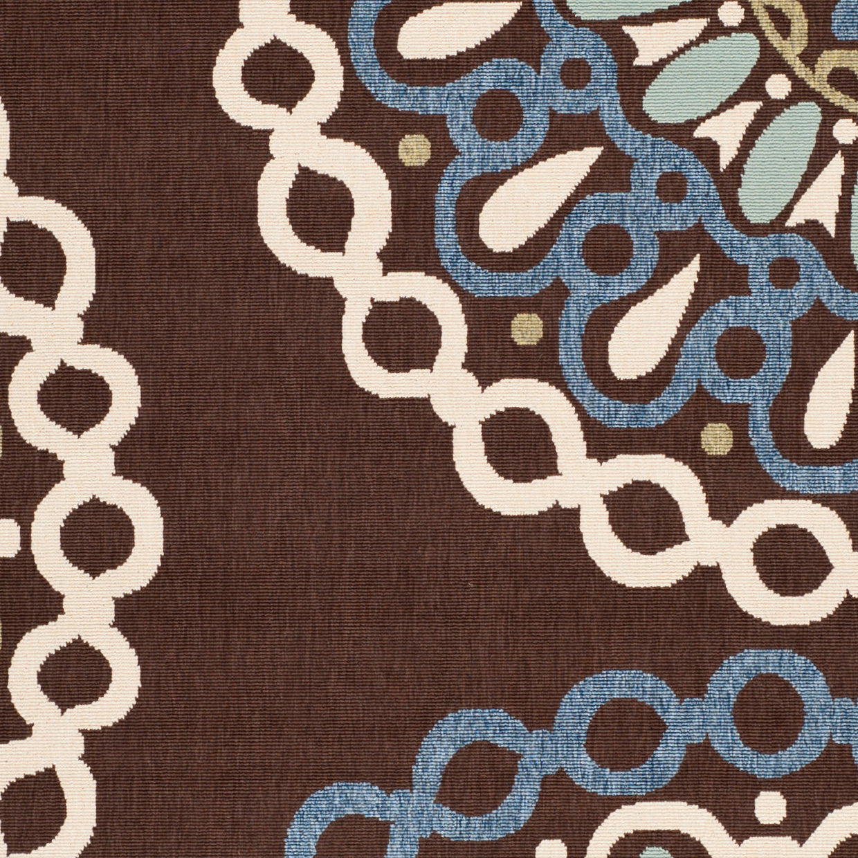 Stylish and Comfortable Power - Loomed Veranda Outdoor Rug Made of Durable Polypropylene