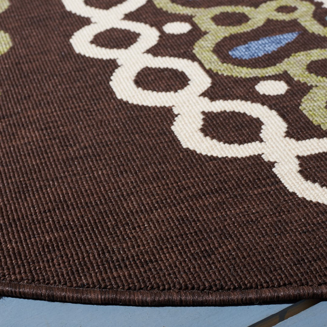 Stylish and Comfortable Power - Loomed Veranda Outdoor Rug Made of Durable Polypropylene