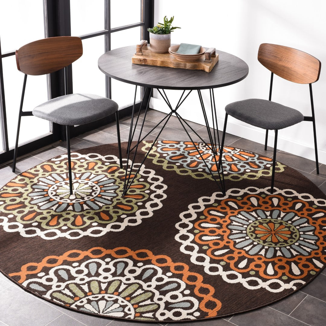Stylish and Comfortable Power - Loomed Veranda Outdoor Rug Made of Durable Polypropylene