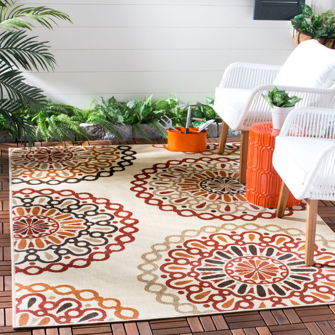 Stylish and Comfortable Power - Loomed Veranda Outdoor Rug Made of Durable Polypropylene