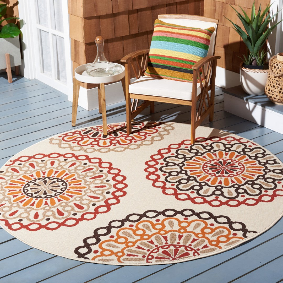 Stylish and Comfortable Power - Loomed Veranda Outdoor Rug Made of Durable Polypropylene