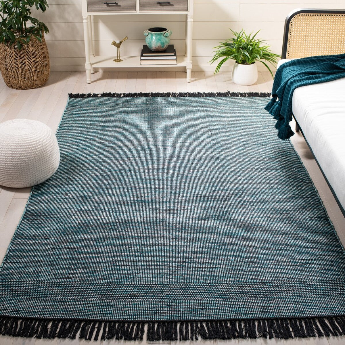 Luxurious Hand - Woven 100% Cotton Rug from India for Any Space