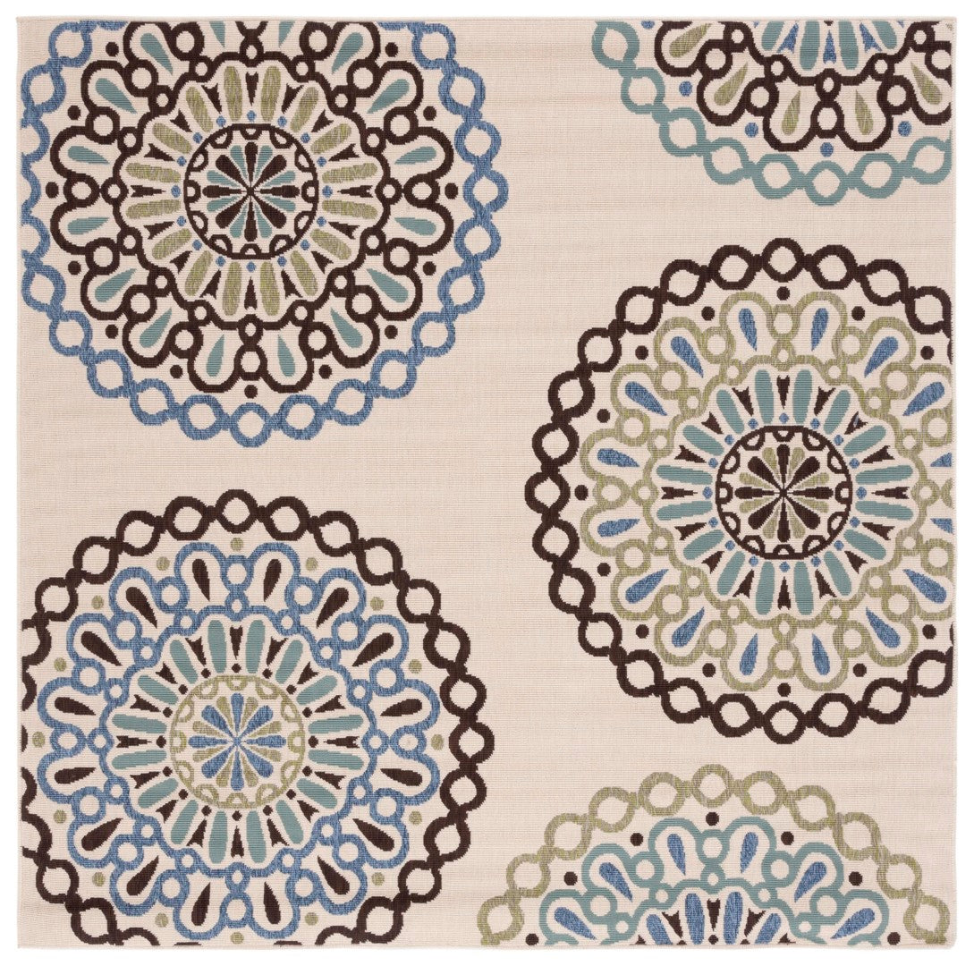 Stylish and Comfortable Power - Loomed Veranda Outdoor Rug Made of Durable Polypropylene